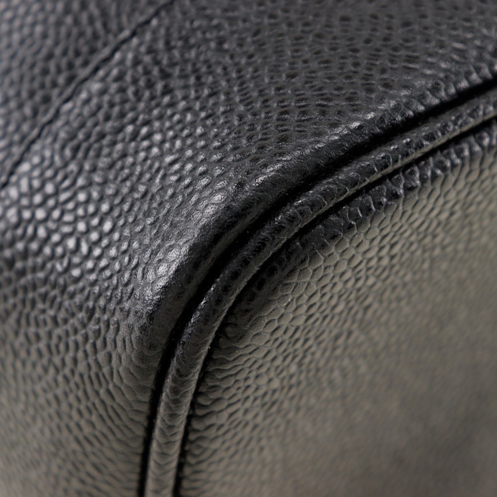 CHANEL Black Caviar Leather Bag - Picture 4 of 10